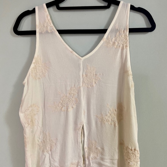 Ivory Embroidered Tank - Picture 2 of 2